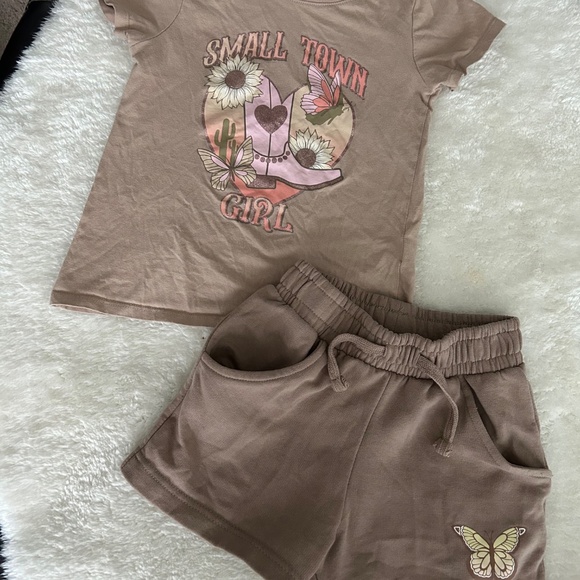 Girls size 8-9 - Picture 6 of 13